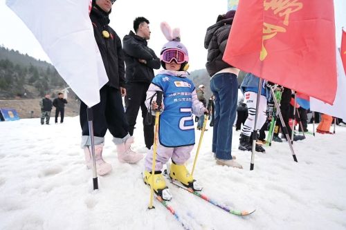 双赛同燃！泉城冰雪“活力全开”