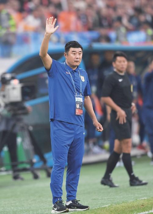 中国足坛又见辽鲁大战：弓拉满，情再续