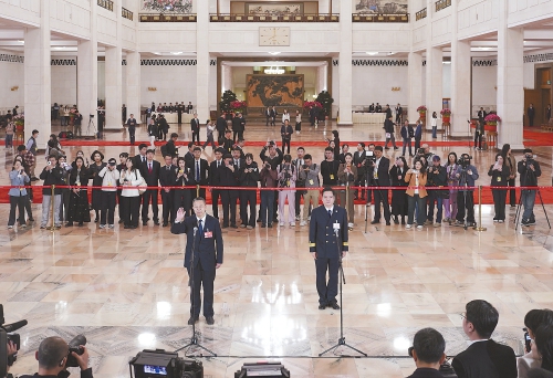 履职显担当 实干开新局——十四届全国人大四次会议第二场“代表通道”扫描