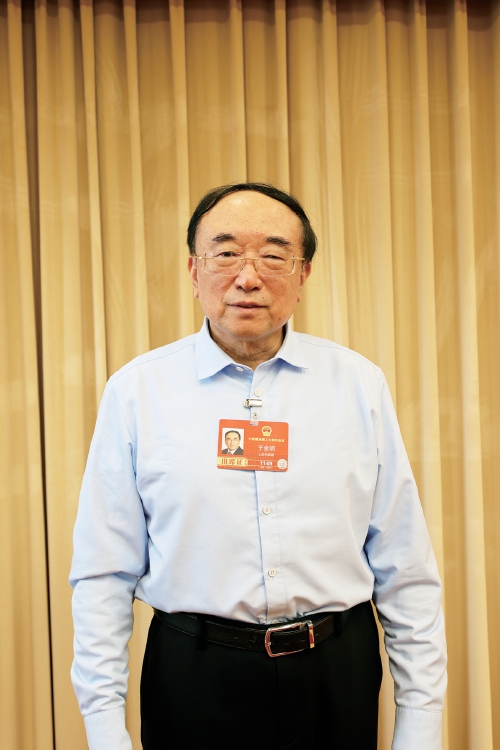 全国人大代表于金明：医学生得练临床实操回归临床本位