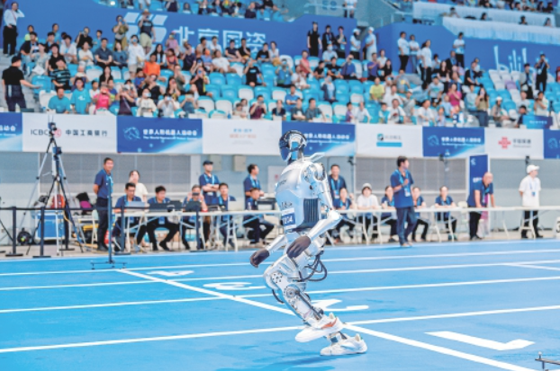 具身智能的“ImageNet时刻”:双基座模型打通机器人商业化任督二脉