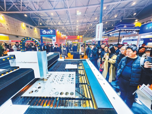 山东装备博览会开幕