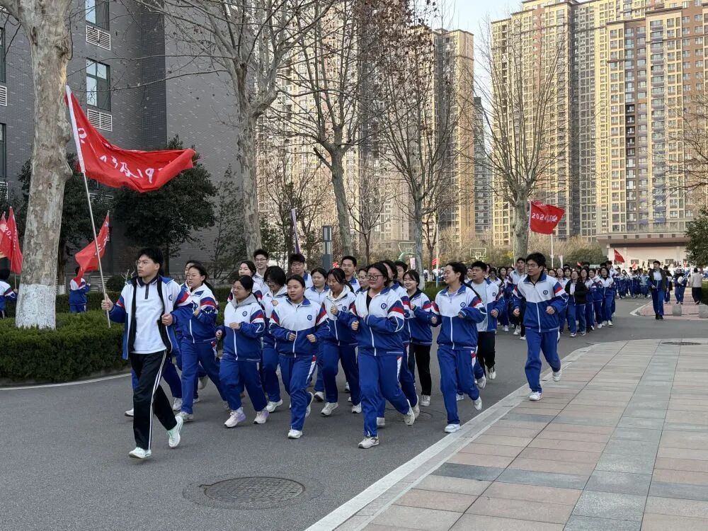 “健康第一”!看新华社镜头下的山东校园课间十分钟