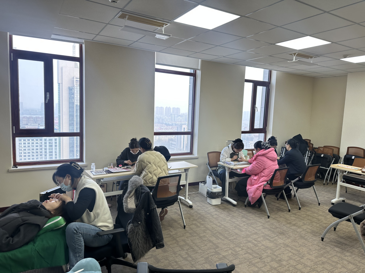 情暖女神节 芳华绽平安——平安产险滨州中支开展三八女神节关爱活动