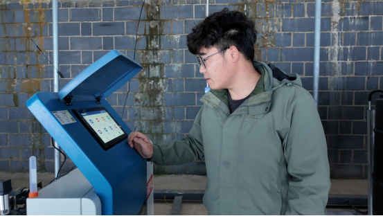 融媒·见证丨偏远小山村引进高标准蓝莓产业园——荒山坡上展“蓝”图