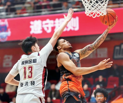 山东男篮主场不敌浙江稠州 泰山队球员观赛没能带来好运