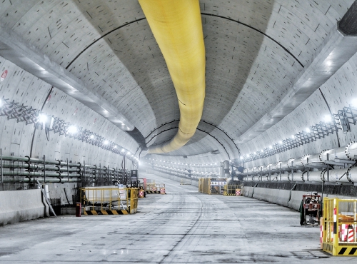 济南航天大道穿黄隧道盾构段首线顺利贯通 隧道通车后，从起步区到机场10分钟可达