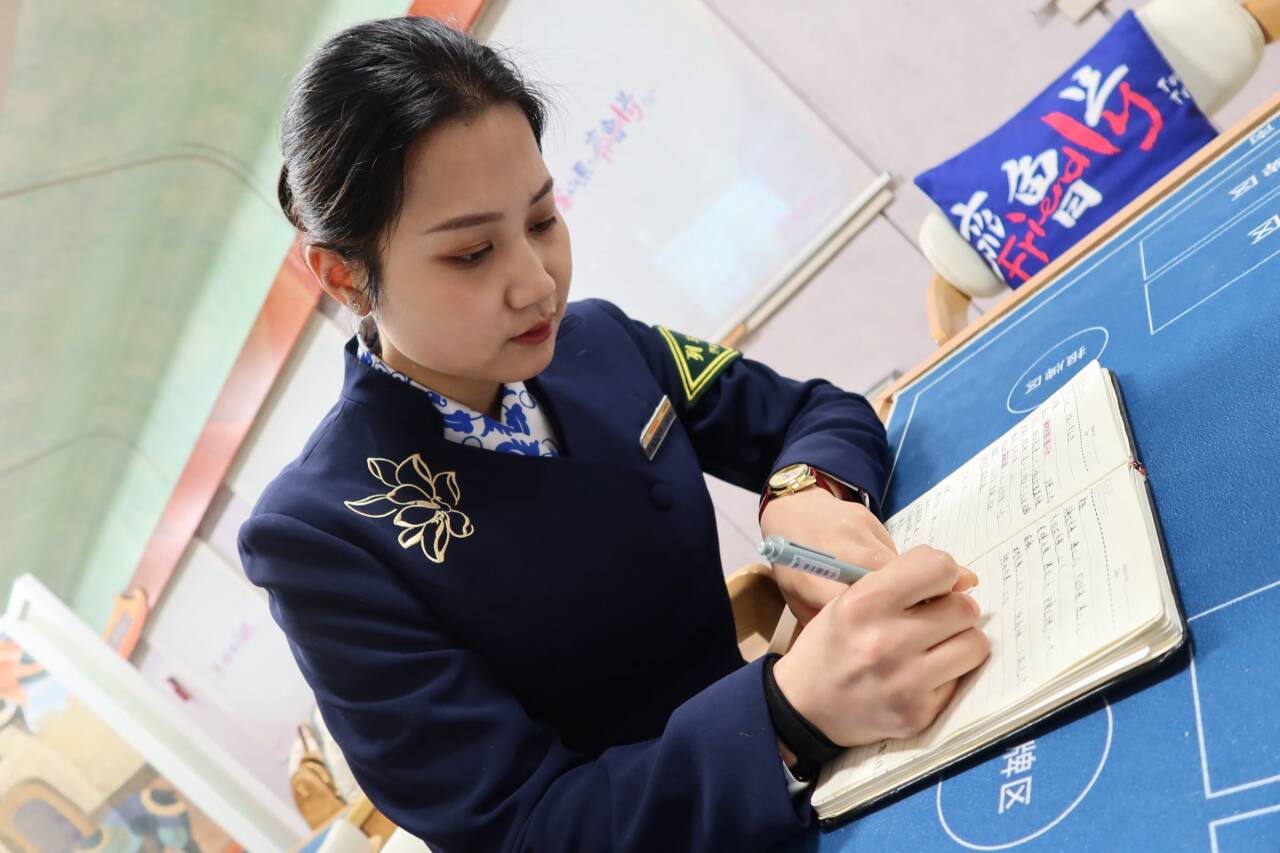 融媒·先锋丨车厢故事多,充满喜和乐——乘“齐鲁1号”见闻