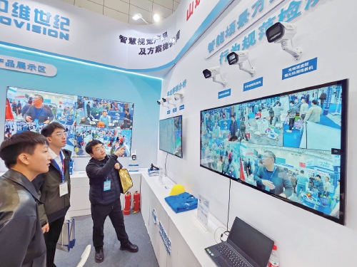 开局“十五五” 奋斗正当时·干事创业 担当尽责|链接上下游 贯通产学研 对接国内外 会展经济加速“产业赋能”