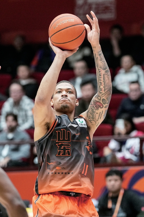 7人得分上双，山东男篮拿下三连胜