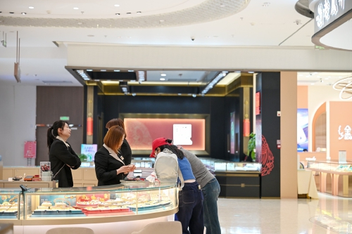 黄金价格回落 市场进入观望期