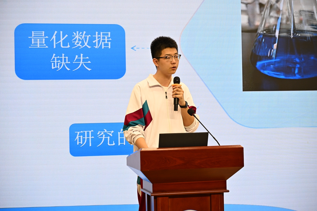 研思融新聚智慧 逐光践学启新程 2026年高中跨学科研究性学习成果转化展示暨化学学科实验周活动圆满落幕
