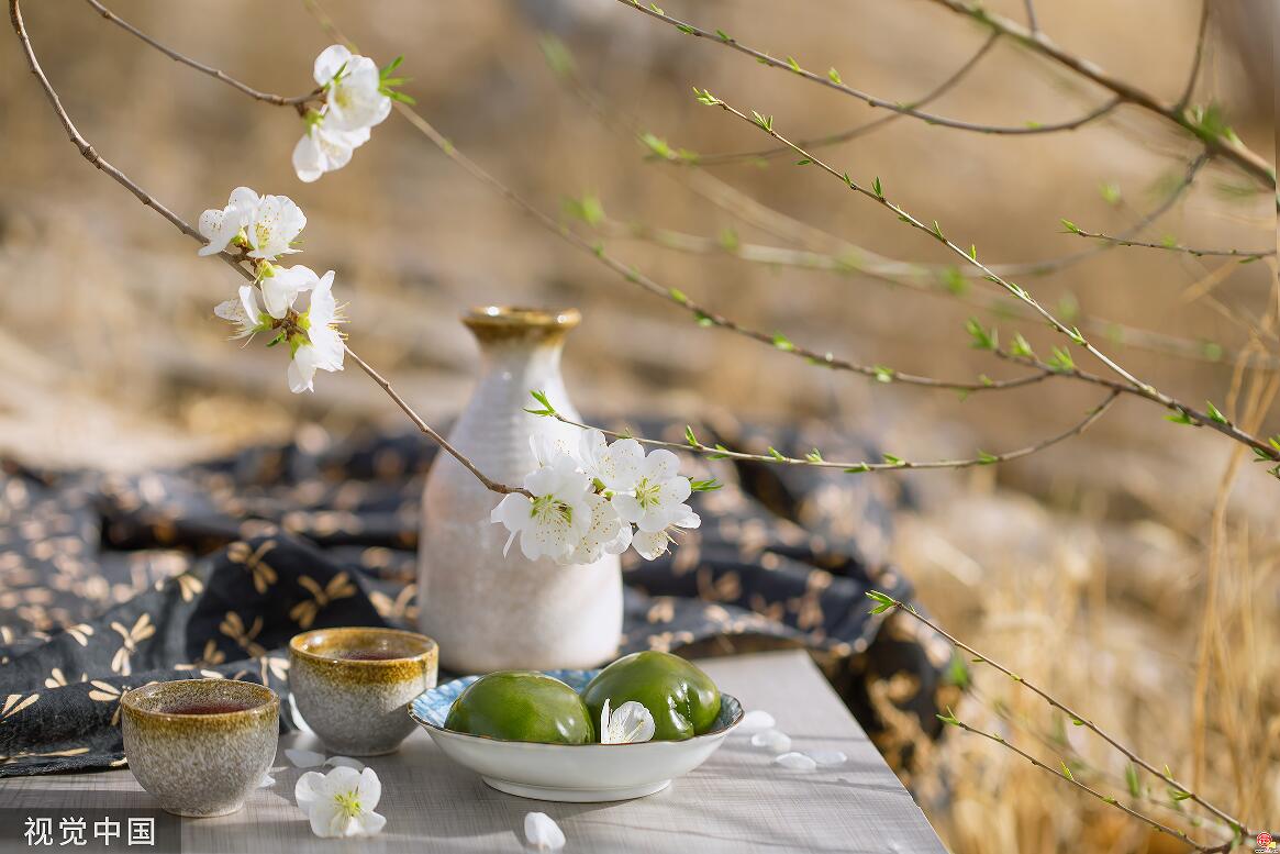 年年陌上生春草 岁岁清明思故人