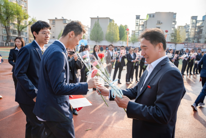 十八而志  大任始承 ——山东师大附中2023级学生成人典礼圆满举行