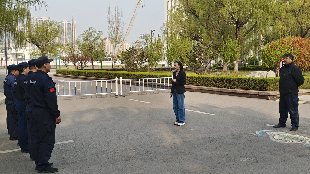 以练筑防护航校园 济南二中开展安保人员业务培训及应急防恐演练