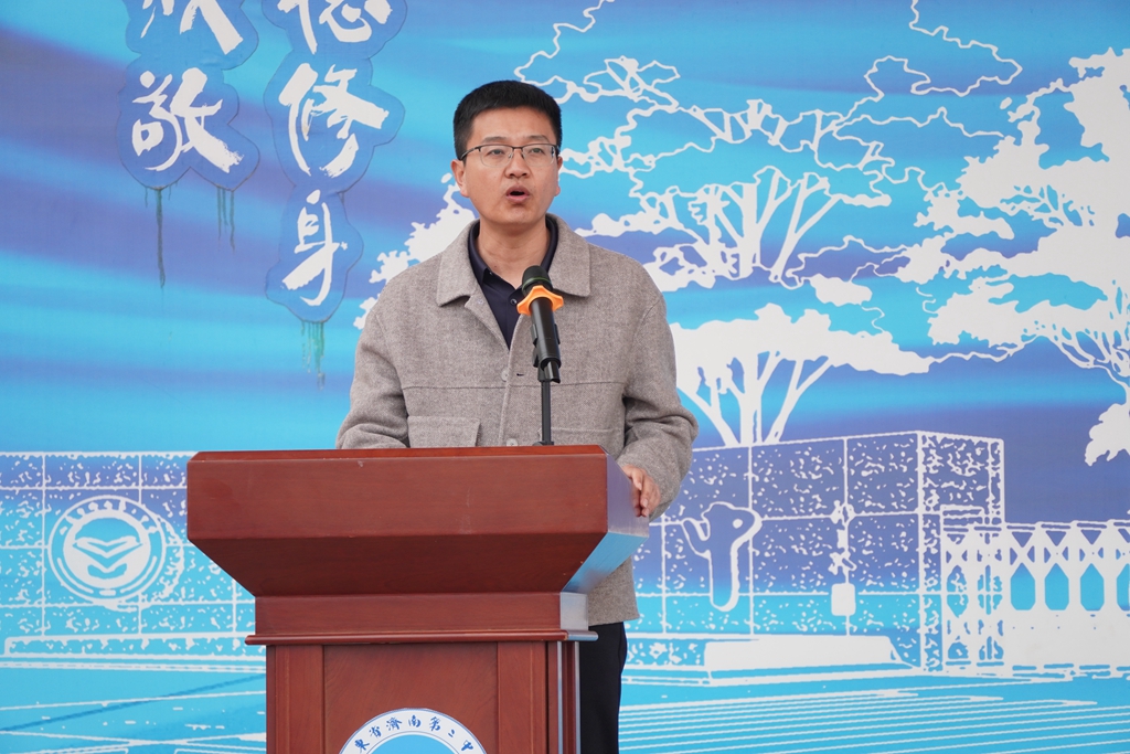 校园吉尼斯 济南二中“引体向上”争霸赛圆满落幕