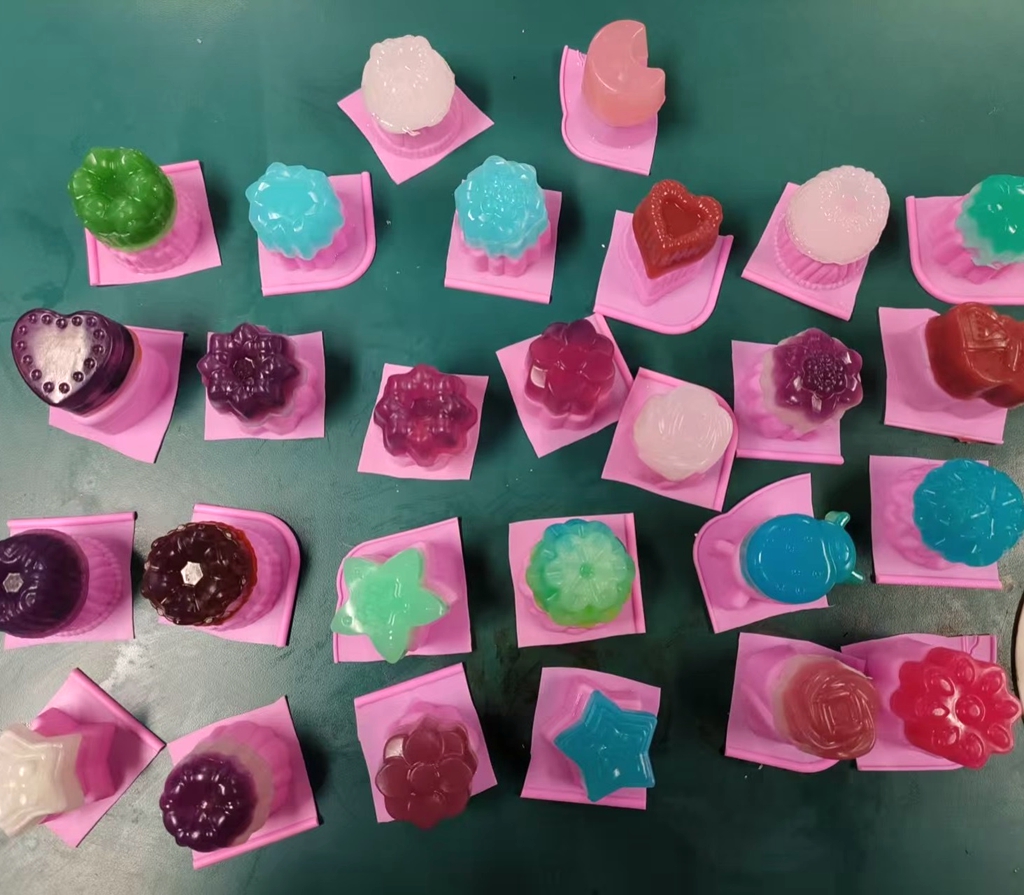 皂化手作凝萃时光 化学匠心润育童心 济南二中开展特色皂化手作实践活动