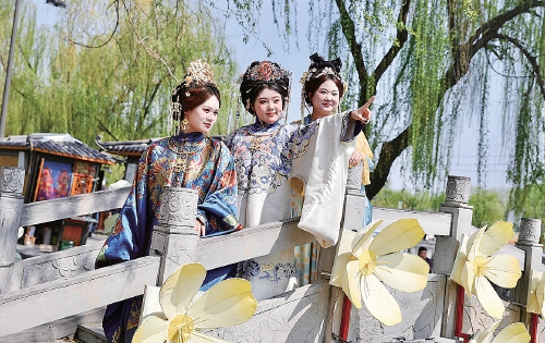 一年四季 泉在济南丨泉城春色关不住 满城芳菲入怀来