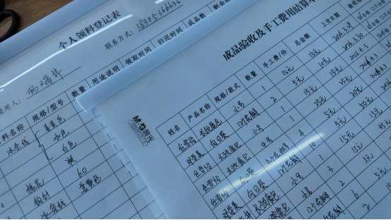 融媒·见证丨跟“长颈鹿奶奶”学艺，带街坊邻里增收——社区里的“指尖经济”