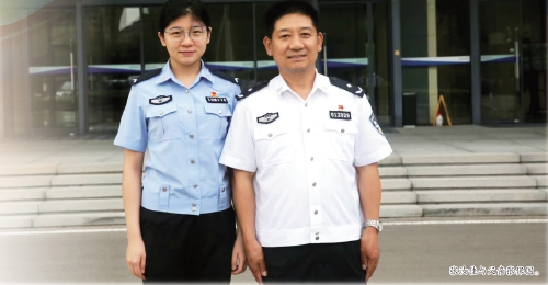 向光而行——女儿眼中的张保国