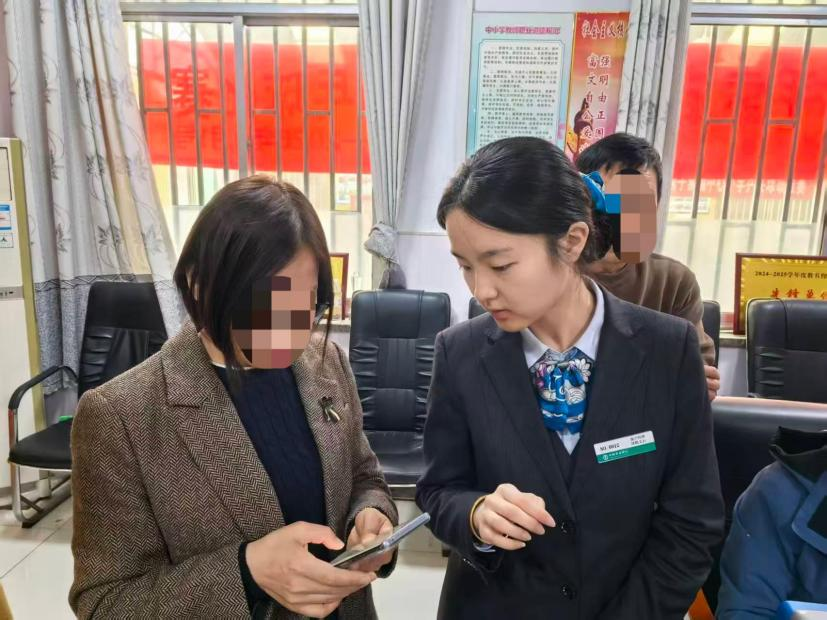 农行济南垛石支行——金融知识进学校，便捷服务正当时