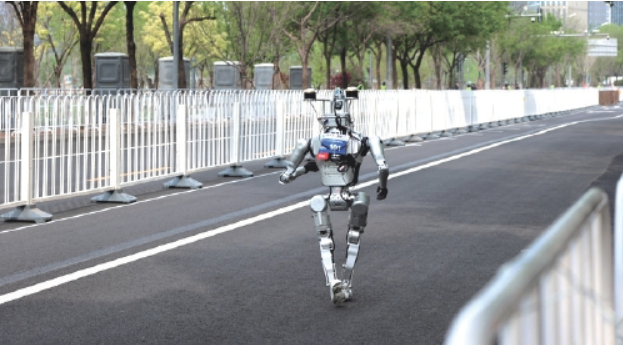 济南造“行者泰山”顺利完赛半马