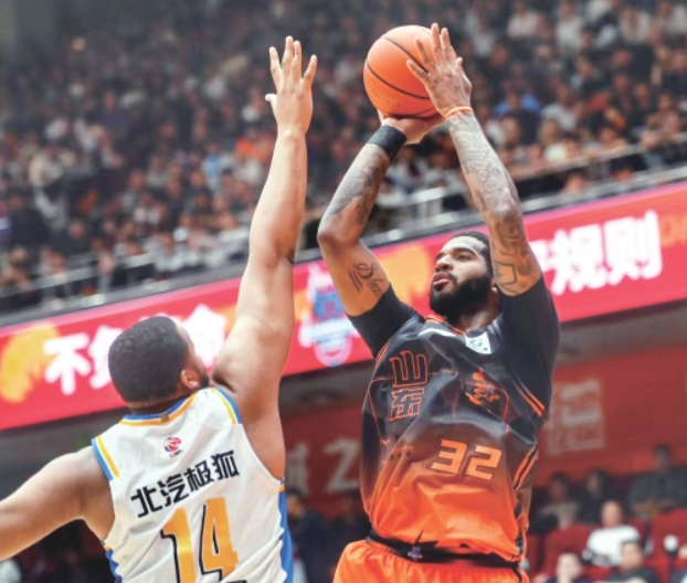 客场爆冷终结深圳队十五连胜 山东男篮提前锁定CBA积分榜前八