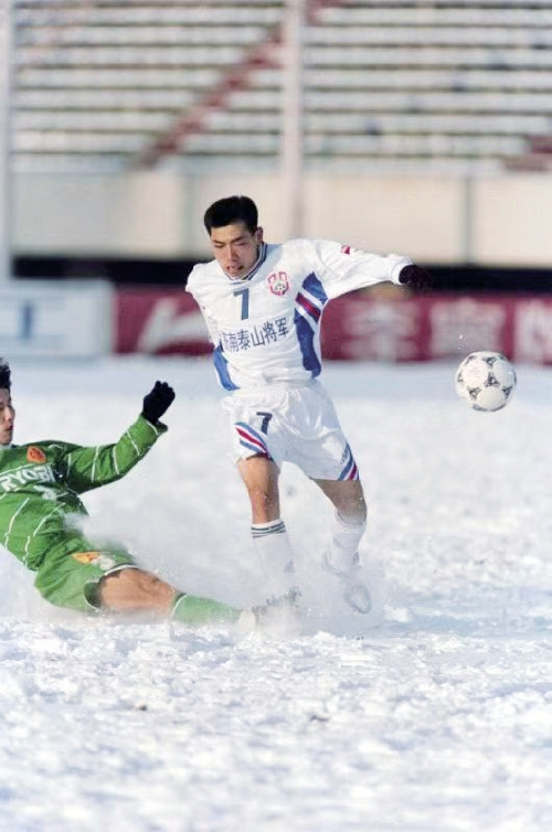 1997年省体上演雪上对决 唐晓程踏雪追风成经典