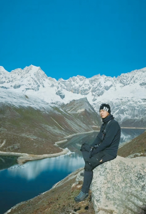 李现给综艺节目上强度了