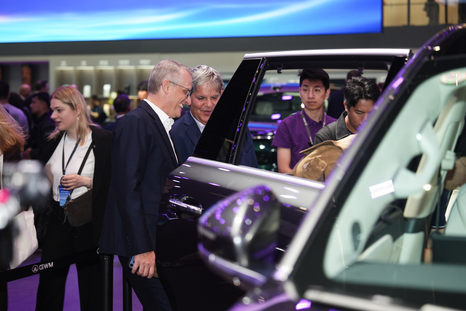 重塑豪华旗舰高度、打造中国汽车全球标杆，魏牌V9X重磅登陆北京车展