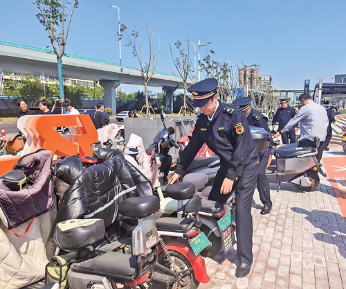 护航首秀显担当 精细城管助精彩——市中区城管局全力保障齐鲁超赛济南赛区首场比赛