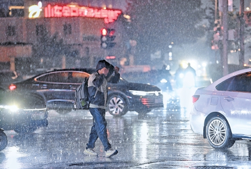 昨晚泉城降雨达到暴雨量级 下周二，济南或迎今年首个高温日