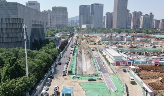 中央商务区“瓶颈路”拓宽改造