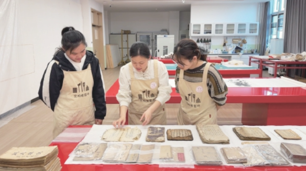 从匠人到特教老师 青年教师为听障学生打开文物修复之门