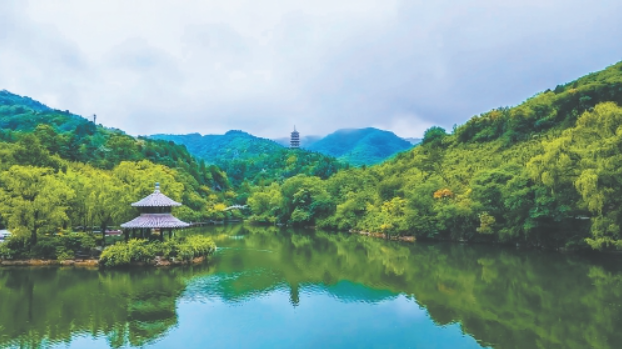 济南：远山如黛 近水含烟