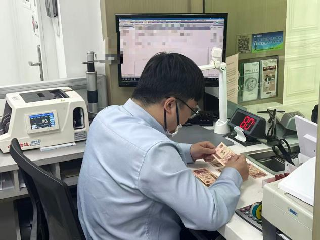 农行济南泺源制锦市支行：贴心为客户兑换零币