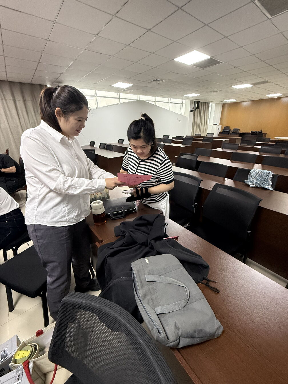 守权益 防风险 护稳行