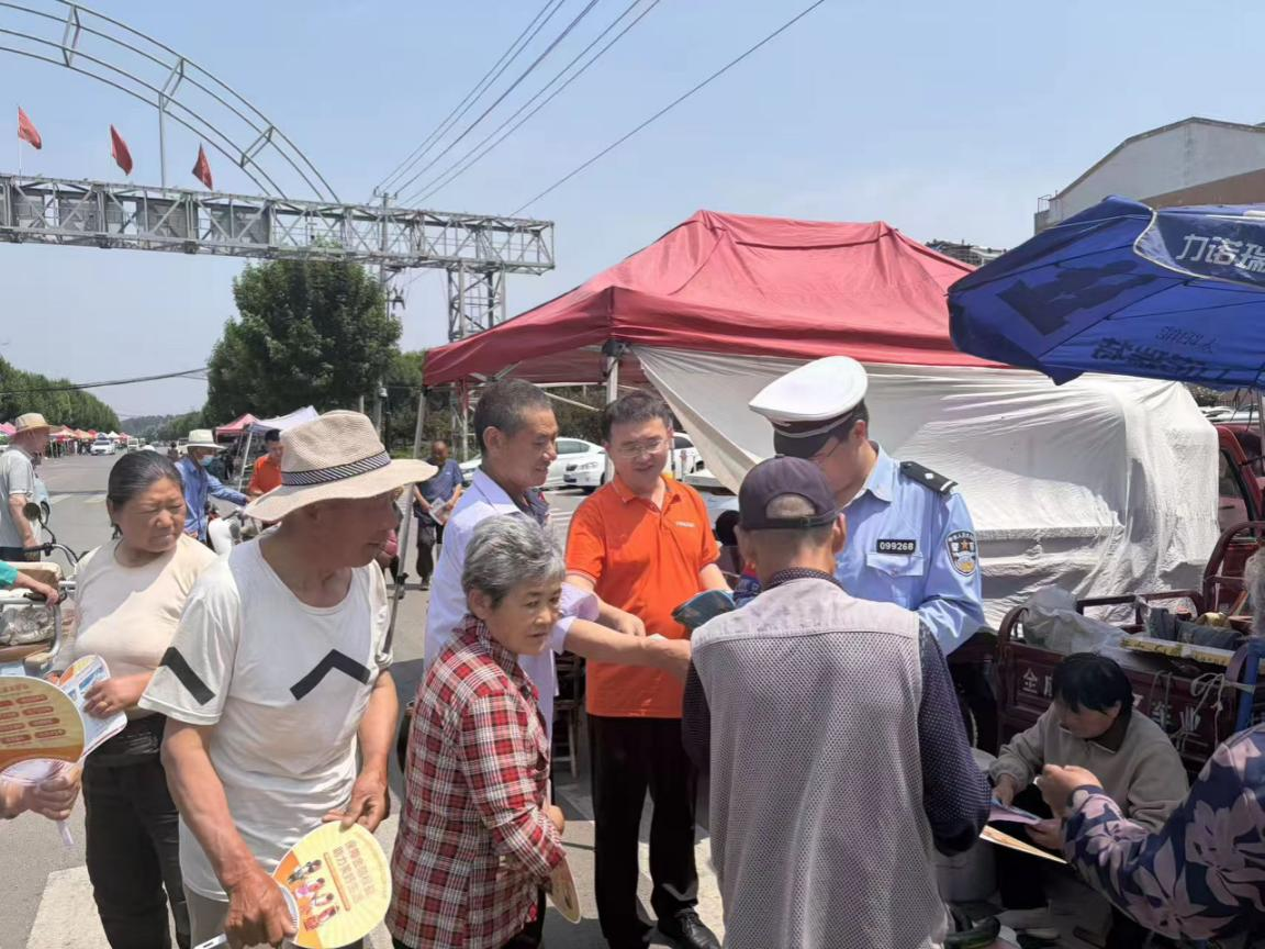 警保联动护平安，美丽乡村行致远——平安产险泰安中心支公司联合岱西交警大队开展“美丽乡村行”交通安全宣传活动