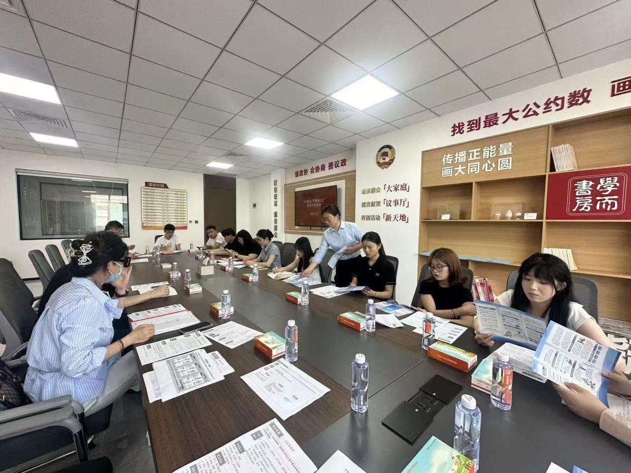 平安产险菏泽中心支公司入企宣传，打击和防范经济犯罪
