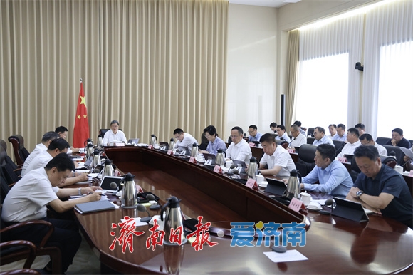 市政府党组理论学习中心组进行集体学习 于海田主持并讲话