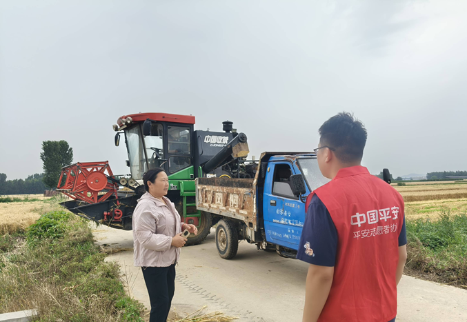 科技赋能抢收温情守护粮仓——平安产险泰安中心支公司全力应对强对流天气