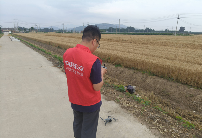 科技赋能抢收温情守护粮仓——平安产险泰安中心支公司全力应对强对流天气