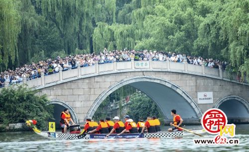 百舸争流耀明湖 明湖龙舟赛激情开桨