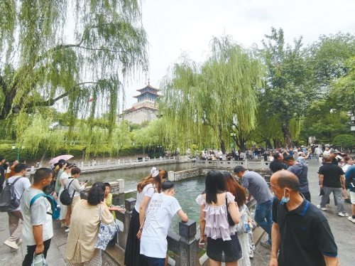 端午假期第二天，全市30家景区接待游客总量为60.61万人次