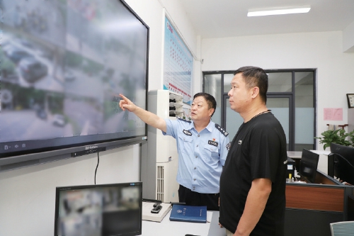 驻校民警刘超精细化人性化警务举措夯实平安校园根基 “超哥”是位追求完美的“艺术”警长