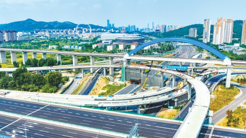 济莱高铁历城站新建匝道合龙
