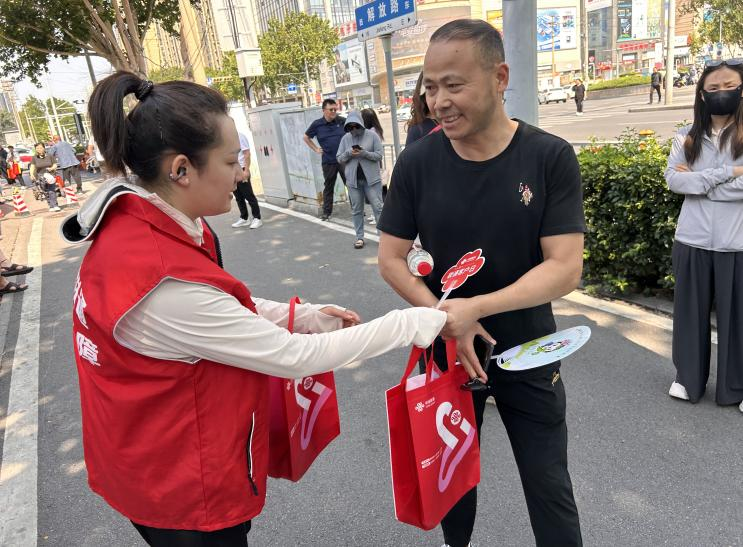 中国联通济南市分公司6月客户日活动构建多元服务矩阵，情暖泉城绘就民生幸福新画卷