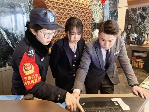 守好国门小窗口做好民生大服务 天桥公安出入境管理用实干与担当提升服务效能