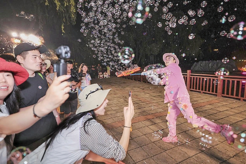 晚风入泉城，夏夜正上头！多元夜游点亮济南缤纷夜色