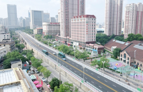 纬二路跨铁路天桥桥上道路放开通行